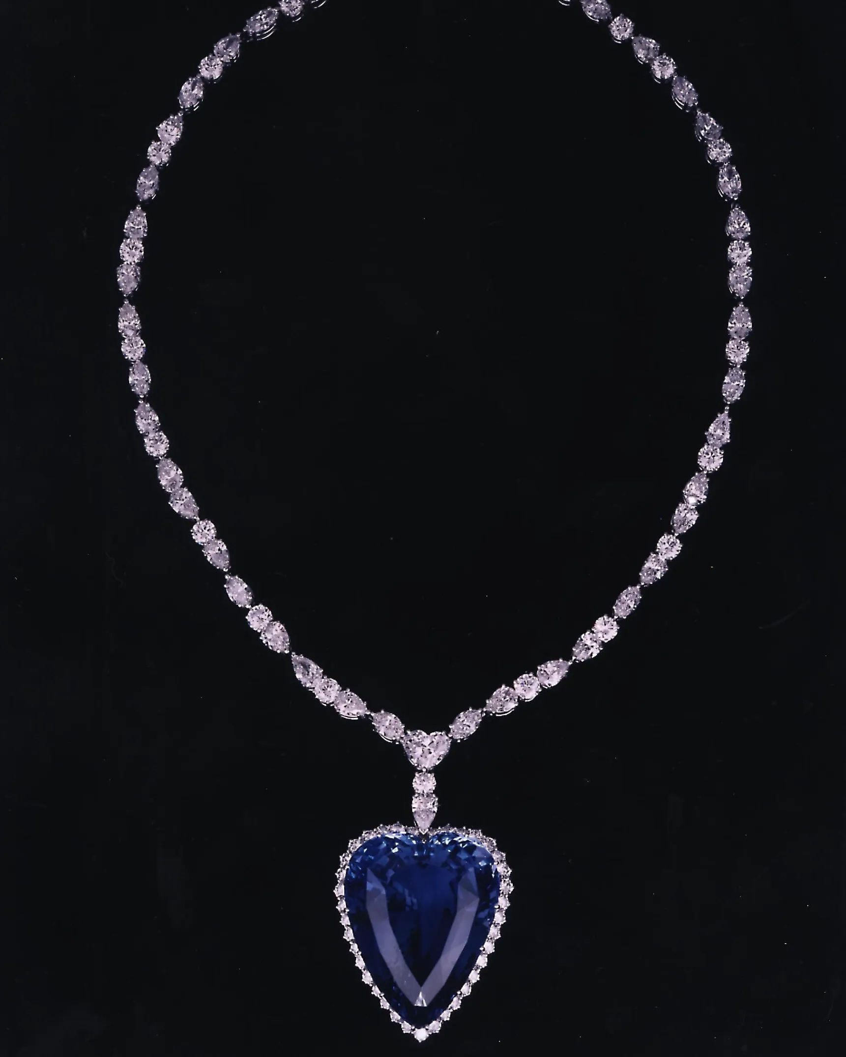 Heart of Ocean necklace