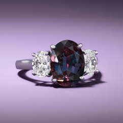 A_4.42-carat_Brazilian_alexandrite_and_diamond_ring_by_Oscar_Heyman_.png