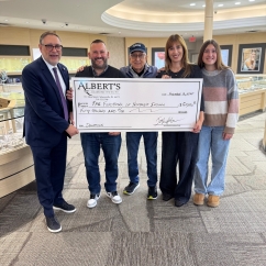 Alberts_Diamond_Jewelers_foodbank_donation_photo.jpg