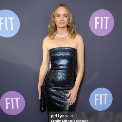 Amber_Valletta_in_Pasquale_Bruni_at_FIT_Awards2.png