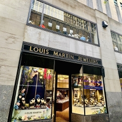 Louis_Martin_jeweler_store_outside.jpg
