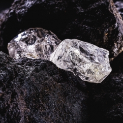 Rough_diamond_during_extraction.jpg