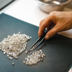 Sorting_diamonds_by_hand.jpg
