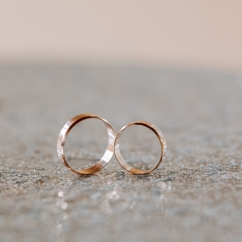 Two_wedding_rings_together.jpg