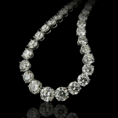 round_tennis_style_diamond_necklace.jpg
